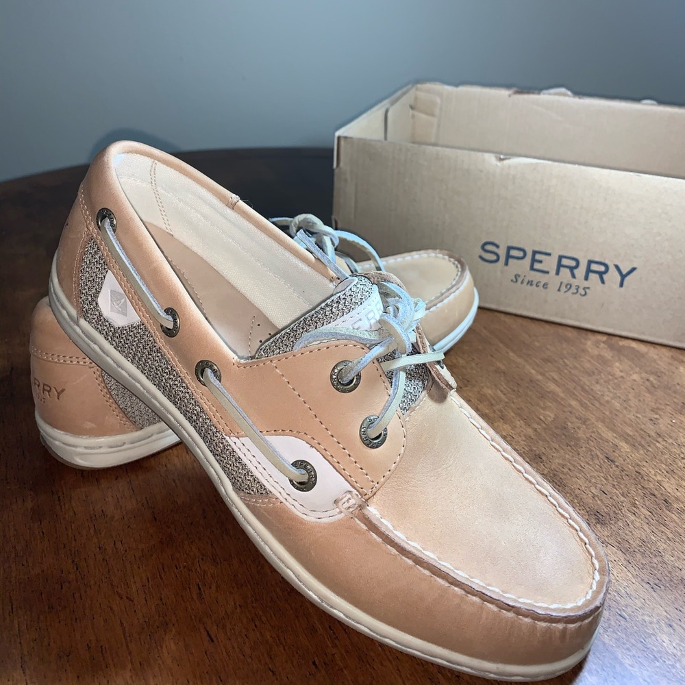 LADIES SIZE 6.5 SPERRYS NEW